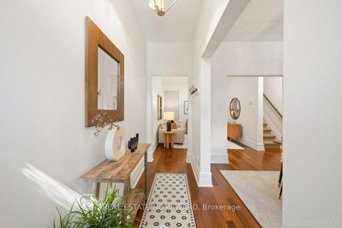 Photo 5 at 58 Foxley Street, Bellwoods, Toronto