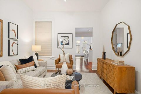 Photo 11 at 58 Foxley Street, Bellwoods, Toronto