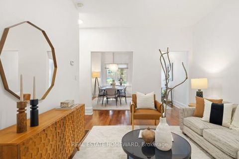 Photo 14 at 58 Foxley Street, Bellwoods, Toronto