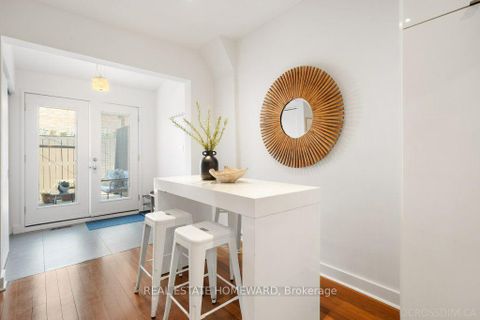 Photo 16 at 58 Foxley Street, Bellwoods, Toronto