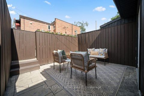 Photo 18 at 58 Foxley Street, Bellwoods, Toronto