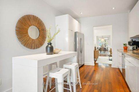 Photo 22 at 58 Foxley Street, Bellwoods, Toronto