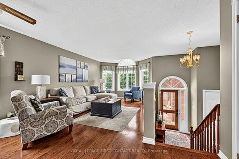 Photo 3 at 22 Logan Court, Holly, Barrie