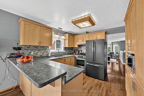 Photo 9 at 22 Logan Court, Holly, Barrie