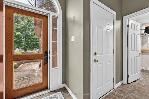 Photo 16 at 22 Logan Court, Holly, Barrie