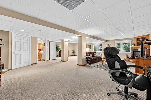 Photo 19 at 22 Logan Court, Holly, Barrie