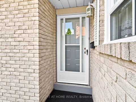 Photo 5 at 131 Castle Rock Drive, North Richvale, Richmond Hill