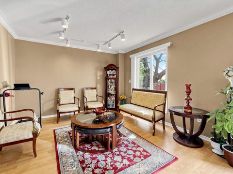 Photo 6 at 131 Castle Rock Drive, North Richvale, Richmond Hill