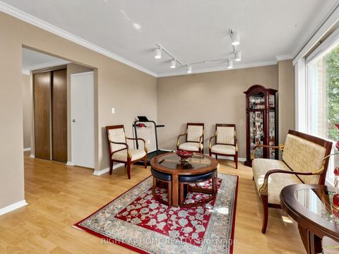 Photo 7 at 131 Castle Rock Drive, North Richvale, Richmond Hill