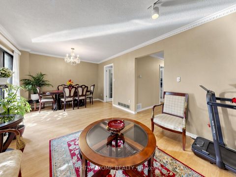 Photo 8 at 131 Castle Rock Drive, North Richvale, Richmond Hill
