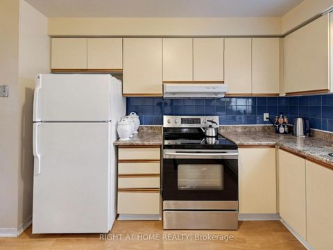Photo 14 at 131 Castle Rock Drive, North Richvale, Richmond Hill
