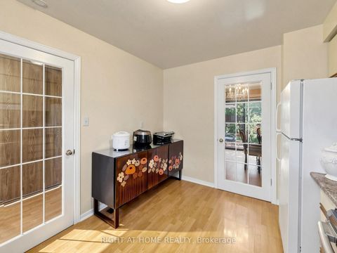 Photo 18 at 131 Castle Rock Drive, North Richvale, Richmond Hill