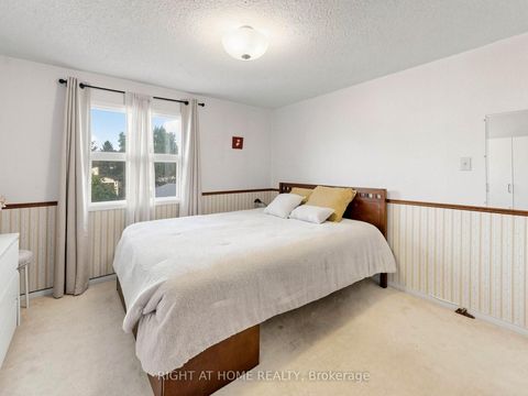 Photo 29 at 131 Castle Rock Drive, North Richvale, Richmond Hill