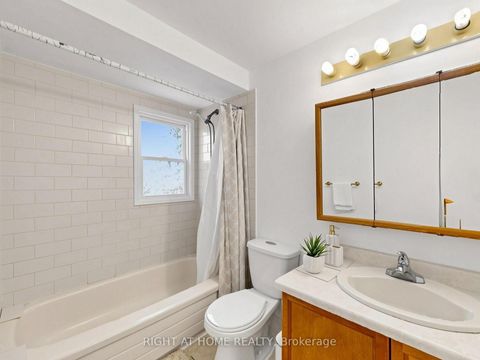 Photo 33 at 131 Castle Rock Drive, North Richvale, Richmond Hill