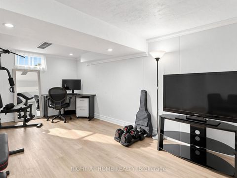 Photo 36 at 131 Castle Rock Drive, North Richvale, Richmond Hill