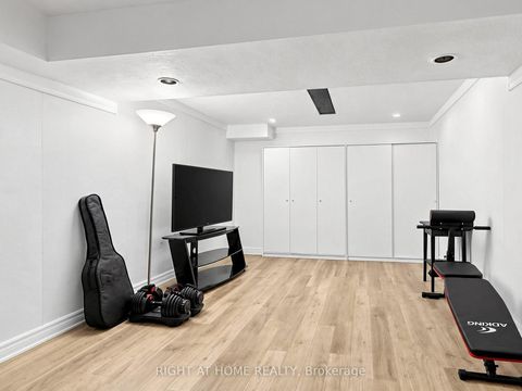 Photo 38 at 131 Castle Rock Drive, North Richvale, Richmond Hill