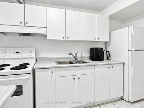 Photo 40 at 131 Castle Rock Drive, North Richvale, Richmond Hill