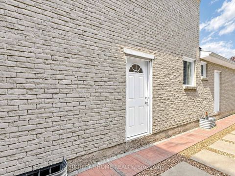 Photo 49 at 131 Castle Rock Drive, North Richvale, Richmond Hill