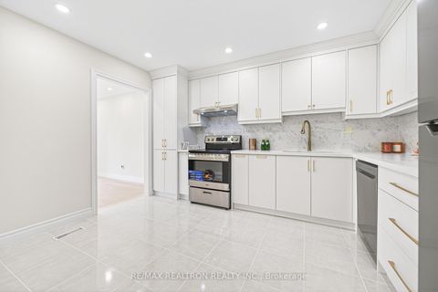 Photo 7 at 102 - 135 Scenic Mill Way, Windfields, Toronto
