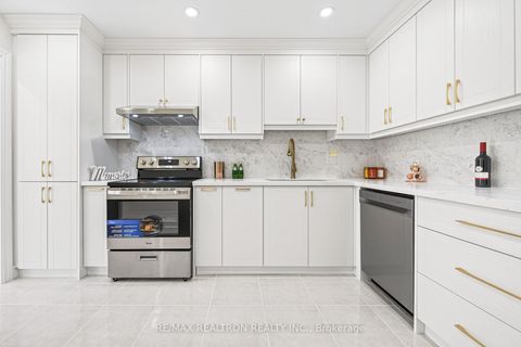 Photo 8 at 102 - 135 Scenic Mill Way, Windfields, Toronto