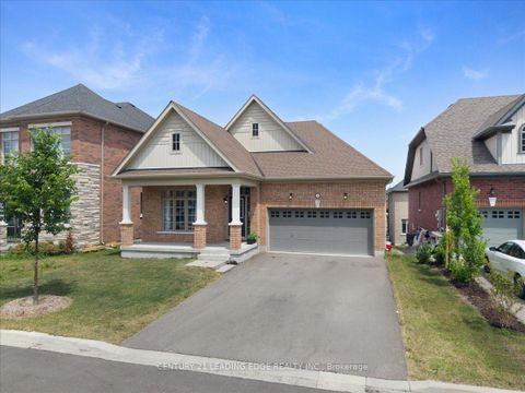 Photo 1 at 16 Faimira Avenue, Keswick South, Georgina