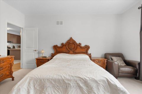 Photo 13 at 16 Faimira Avenue, Keswick South, Georgina