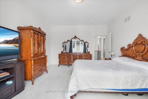 Photo 14 at 16 Faimira Avenue, Keswick South, Georgina