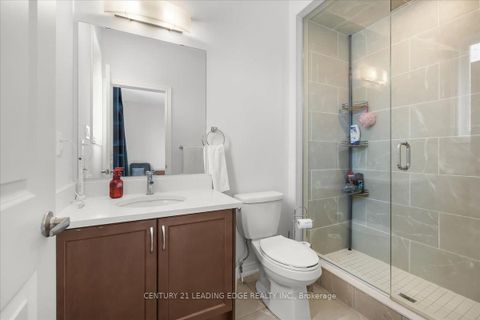 Photo 16 at 16 Faimira Avenue, Keswick South, Georgina