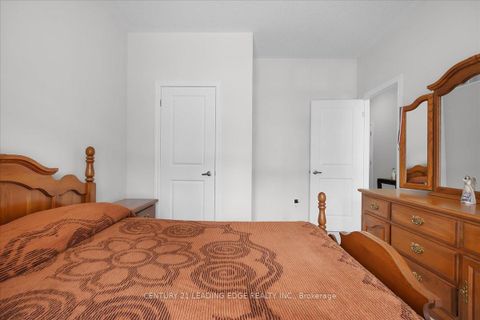 Photo 18 at 16 Faimira Avenue, Keswick South, Georgina