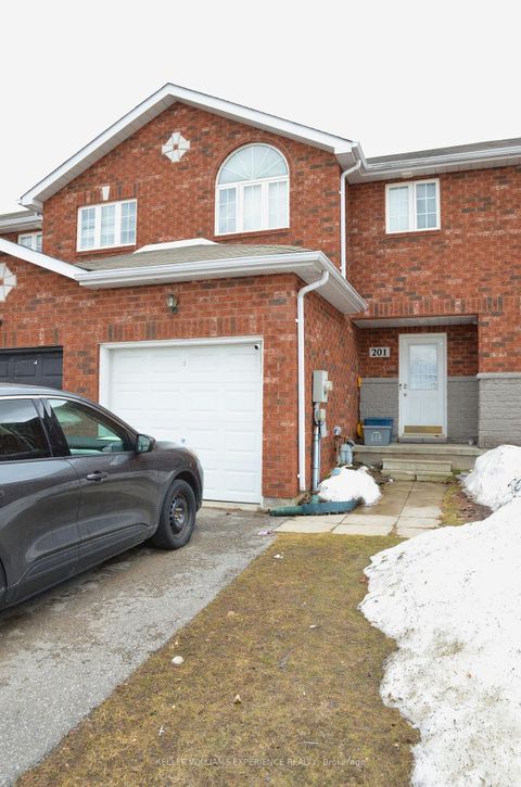 Photo 2 at 201 STANLEY Street, East Bayfield, Barrie