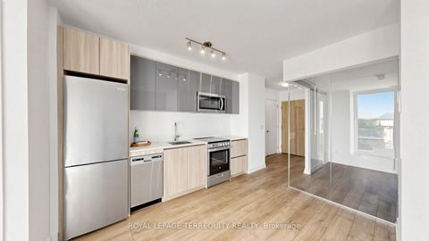 Photo 6 at 519 - 3100 Keele Street, CFB, Toronto