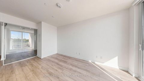 Photo 11 at 519 - 3100 Keele Street, CFB, Toronto