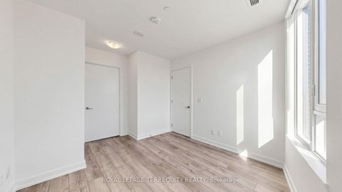 Photo 15 at 519 - 3100 Keele Street, CFB, Toronto