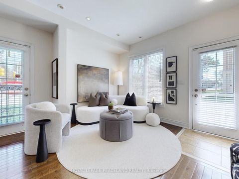 Photo 3 at 82 Hargrave Lane, York Mills, Toronto