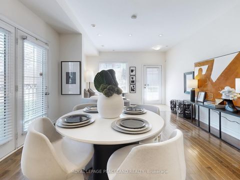 Photo 7 at 82 Hargrave Lane, York Mills, Toronto
