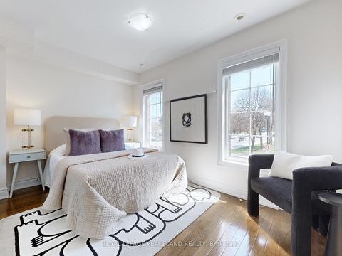 Photo 9 at 82 Hargrave Lane, York Mills, Toronto