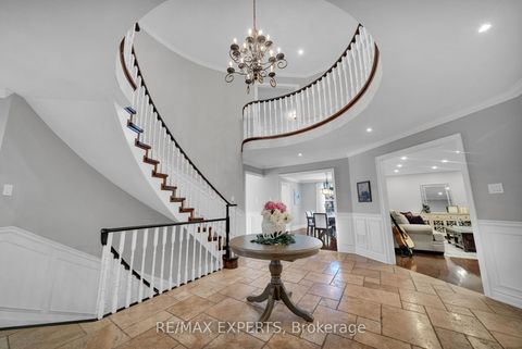 Photo 8 at 123 Fern Valley Crescent, Oak Ridges, Richmond Hill
