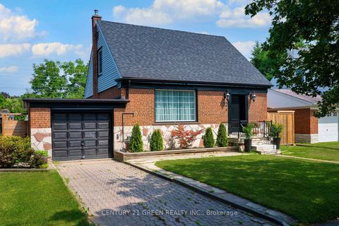 Photo 0 at 32 Castlebar Road, Queensway, Toronto