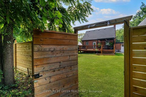 Photo 15 at 32 Castlebar Road, Queensway, Toronto