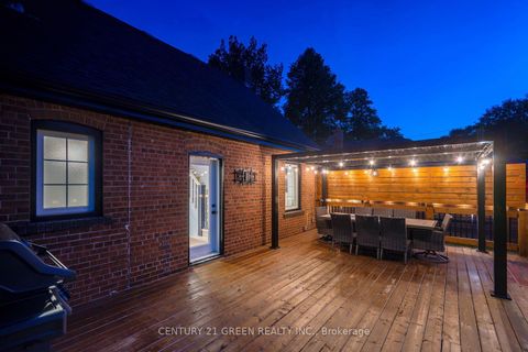 Photo 25 at 32 Castlebar Road, Queensway, Toronto