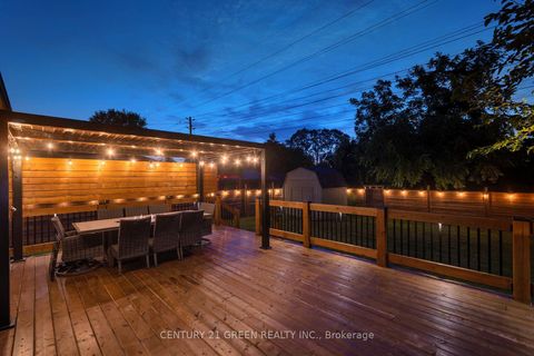 Photo 28 at 32 Castlebar Road, Queensway, Toronto