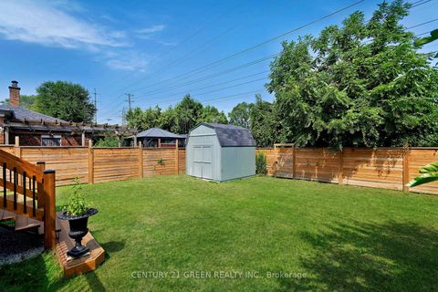Photo 31 at 32 Castlebar Road, Queensway, Toronto