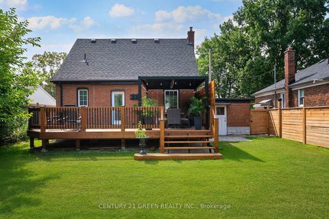 Photo 36 at 32 Castlebar Road, Queensway, Toronto