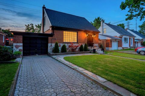 Photo 37 at 32 Castlebar Road, Queensway, Toronto