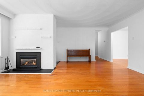 Photo 8 at 30 Benway Drive, Kipling, Toronto