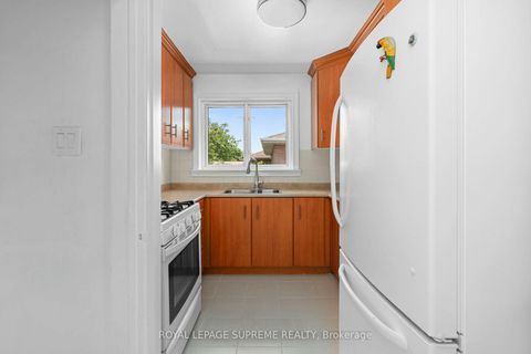 Photo 13 at 30 Benway Drive, Kipling, Toronto