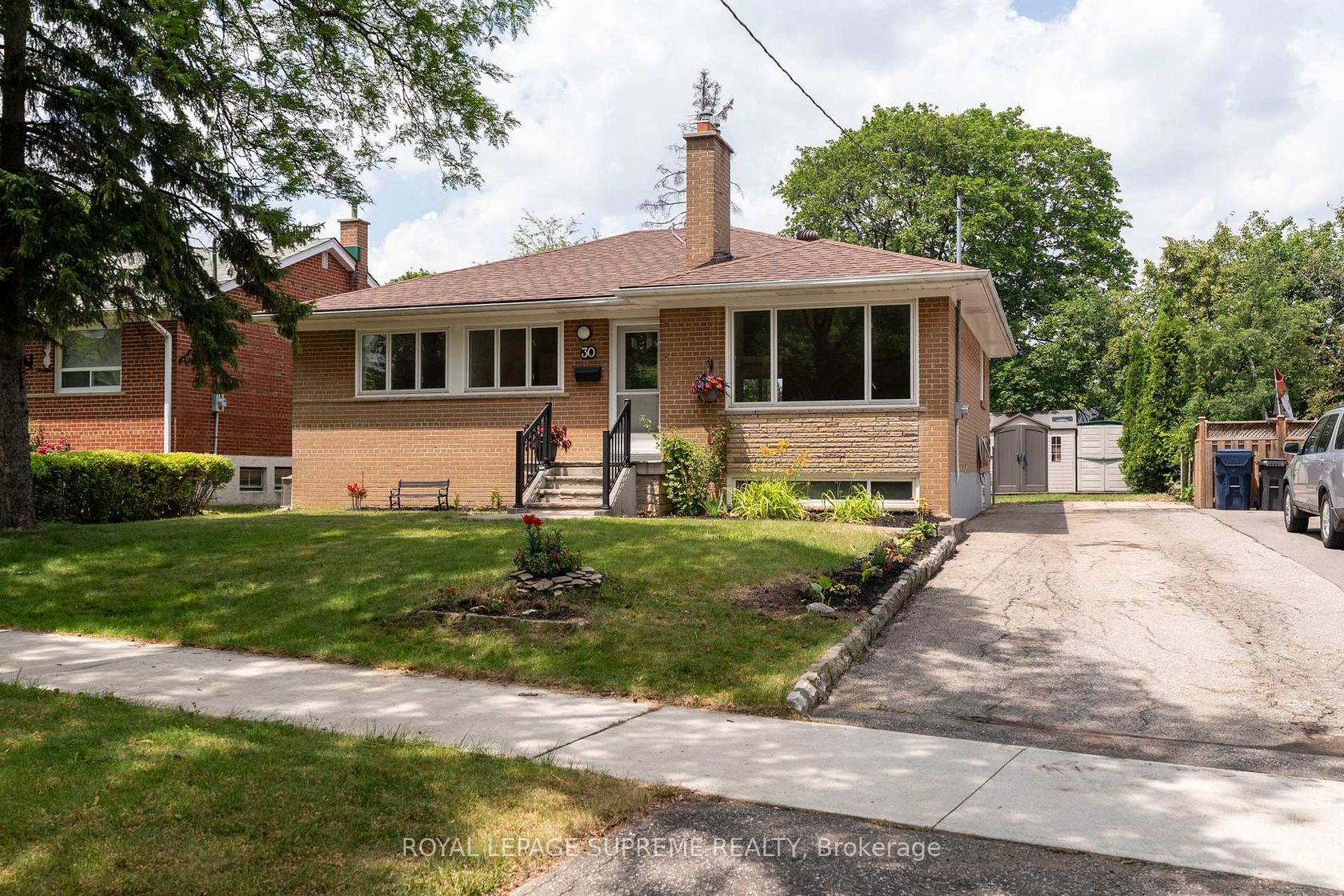 30 Benway Drive, Kipling, Toronto photo 9