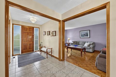 Photo 5 at 179 Bordeaux Drive, East Woodbridge, Vaughan