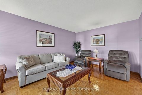 Photo 7 at 179 Bordeaux Drive, East Woodbridge, Vaughan