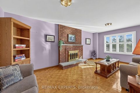 Photo 8 at 179 Bordeaux Drive, East Woodbridge, Vaughan